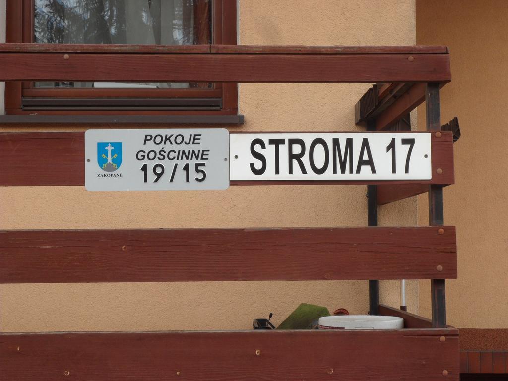 Pokoje Goscinne Na Stromej ザコパネ エクステリア 写真